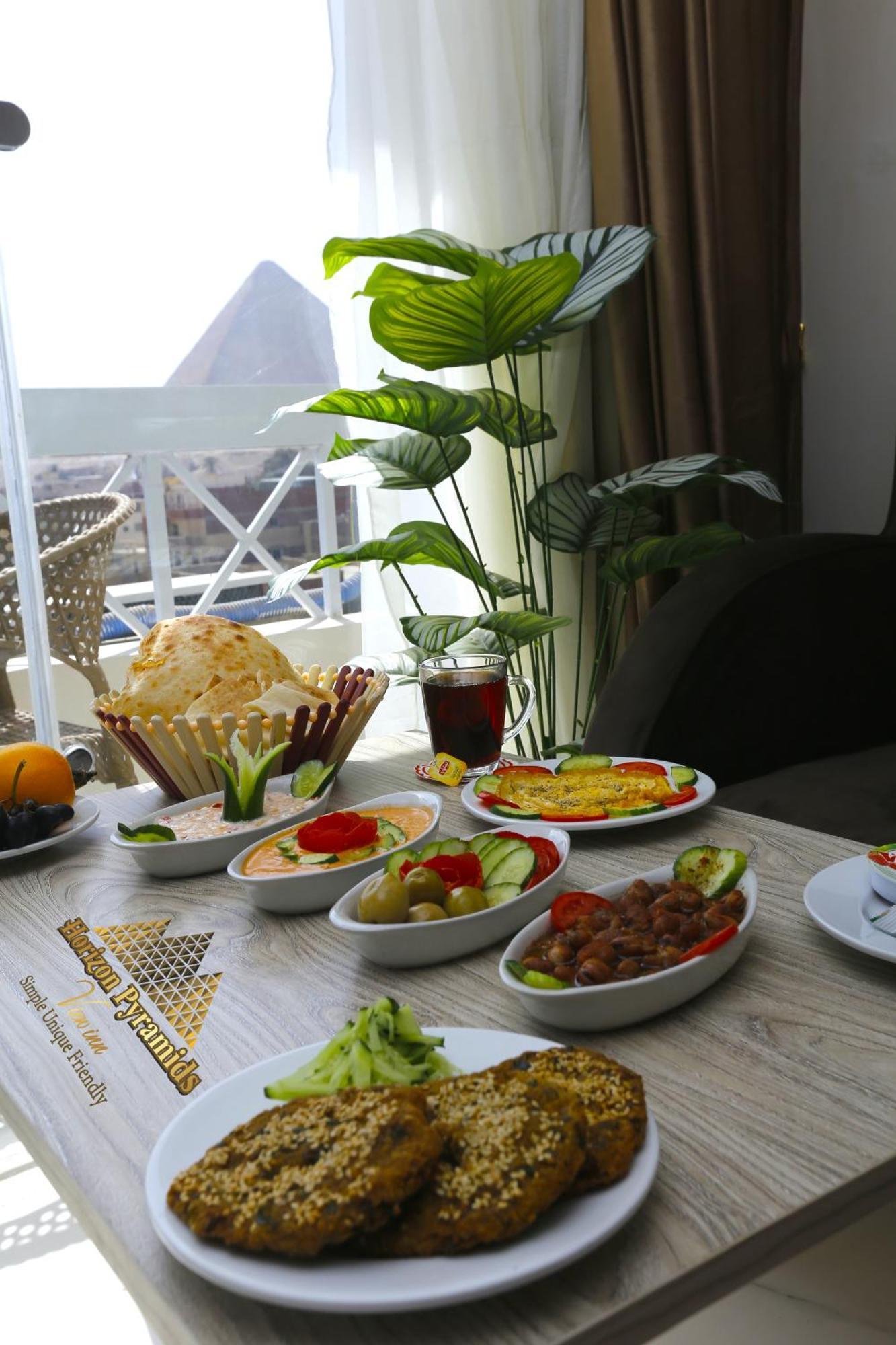 Horizon Pyramids View Inn Kafret el-Gabal Exterior foto